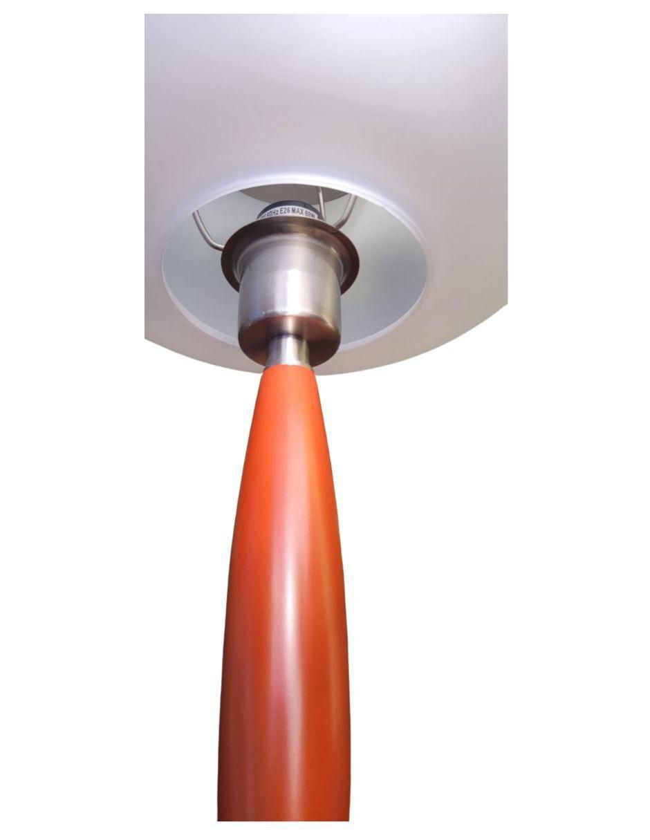 Lámpara de pie incandescente y LED 2